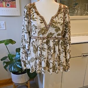 NWT World Market Cream/Green Floral Top Size Small/Medium